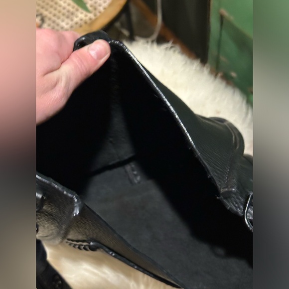 Rebecca Minkoff Unlined Feed Bag Black Leather - Picture 8 of 11